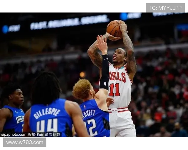 [NBA]德罗赞中距离跳投得手 率队追击比分.